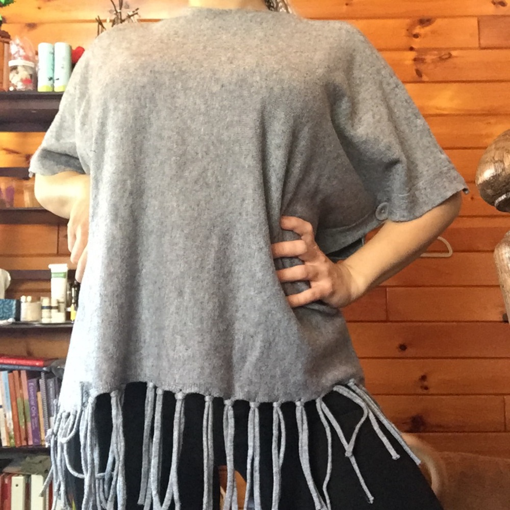 NWT Button Side Poncho - Picture 5 of 10
